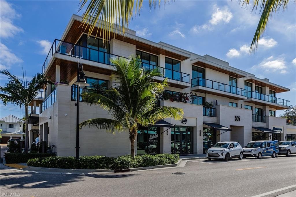 505 5th Ave S 201, Naples, FL 34102-31