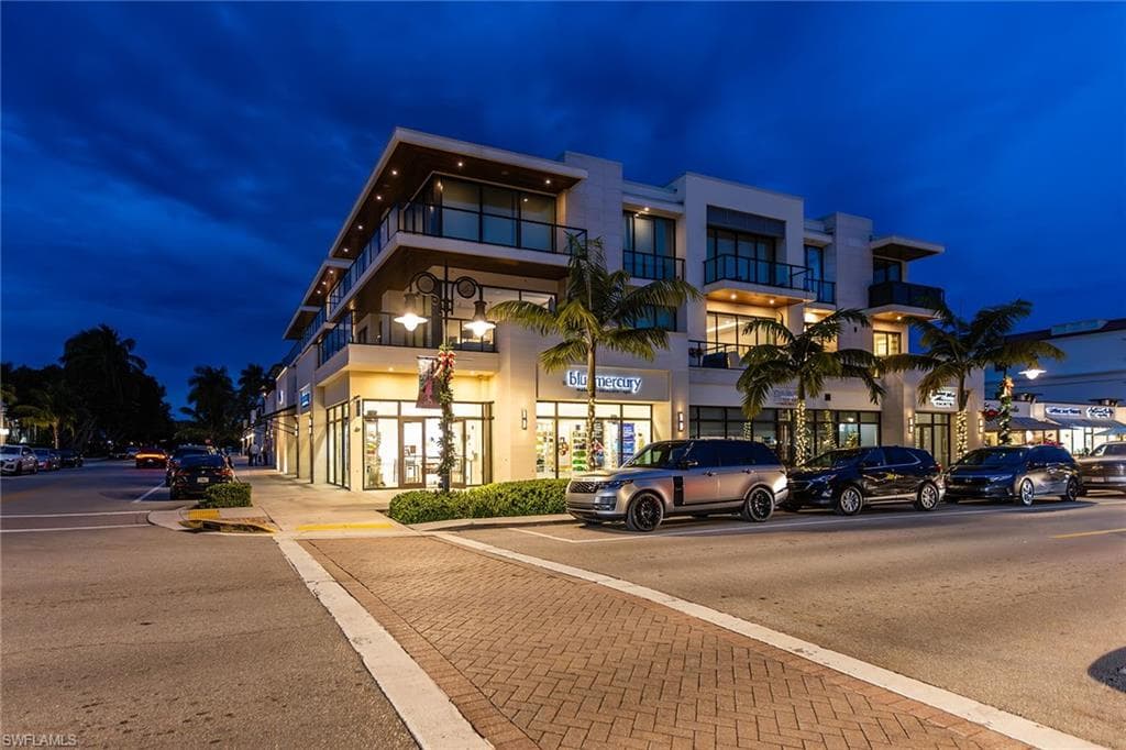 505 5th Ave S 201, Naples, FL 34102-33