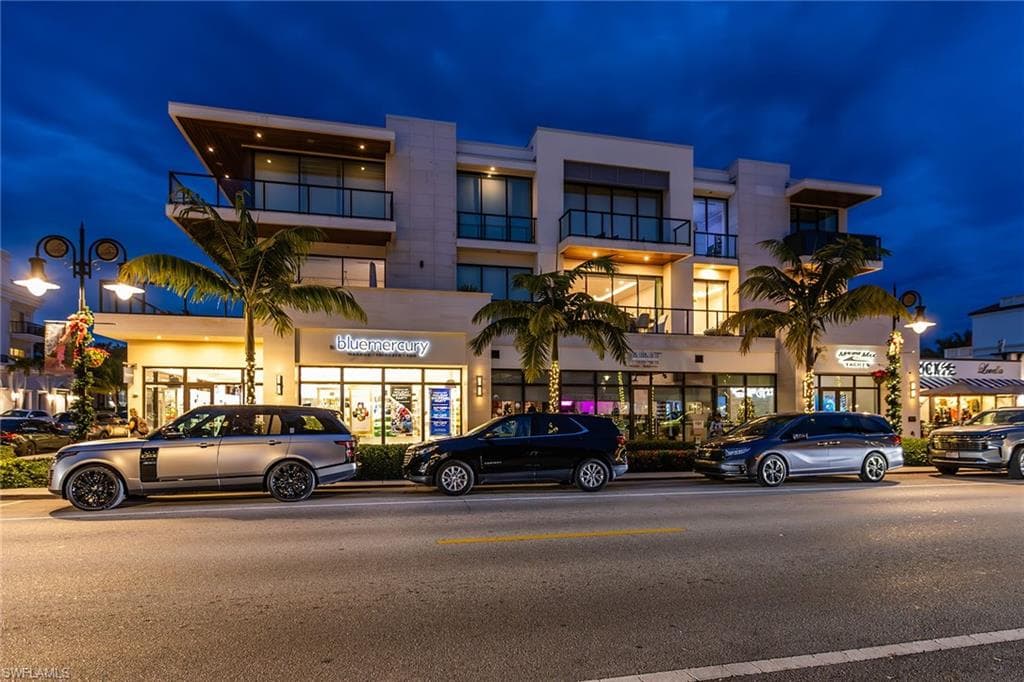 505 5th Ave S 201, Naples, FL 34102-34