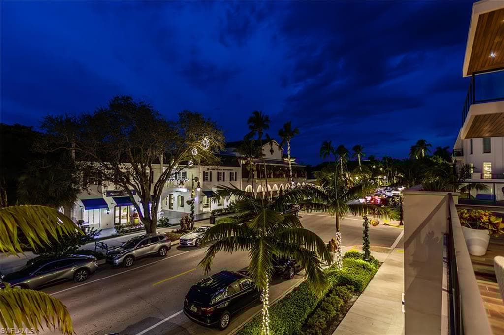 505 5th Ave S 201, Naples, FL 34102-37