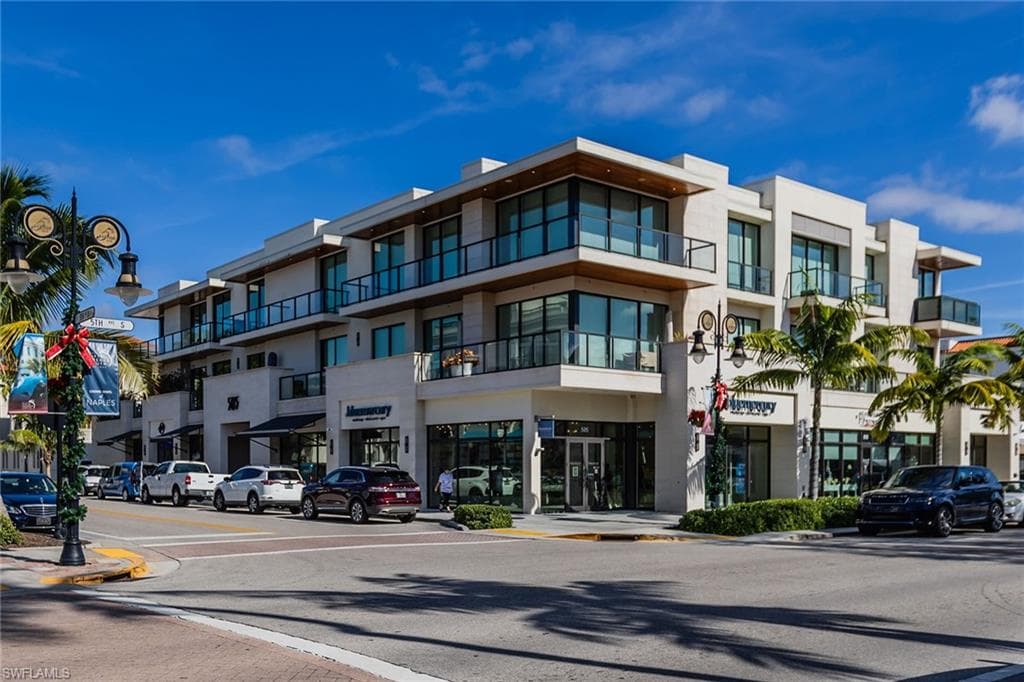 505 5th Ave S 201, Naples, FL 34102-39