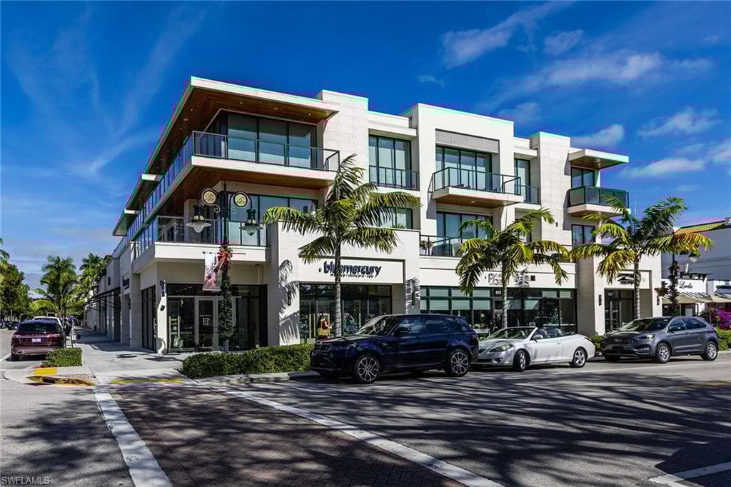 505 5th Ave S 201, Naples, FL 34102-40