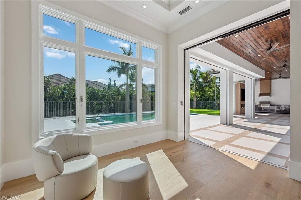 3280 Crayton Rd, Naples, FL 34103-11