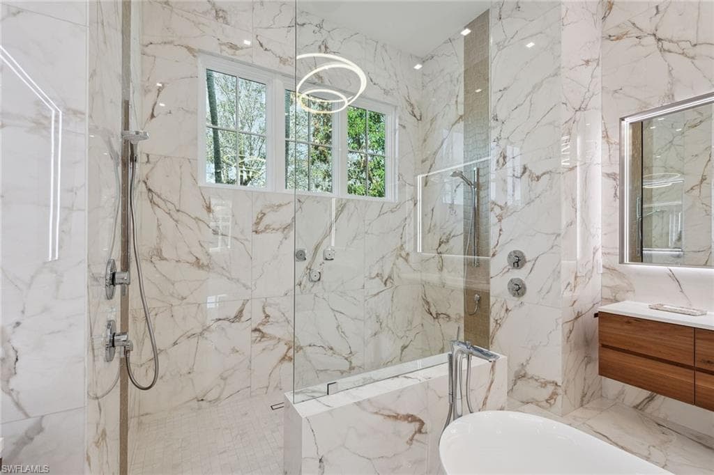 3280 Crayton Rd, Naples, FL 34103-14