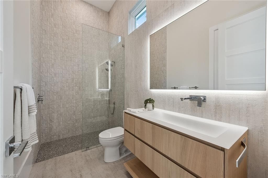 3280 Crayton Rd, Naples, FL 34103-16