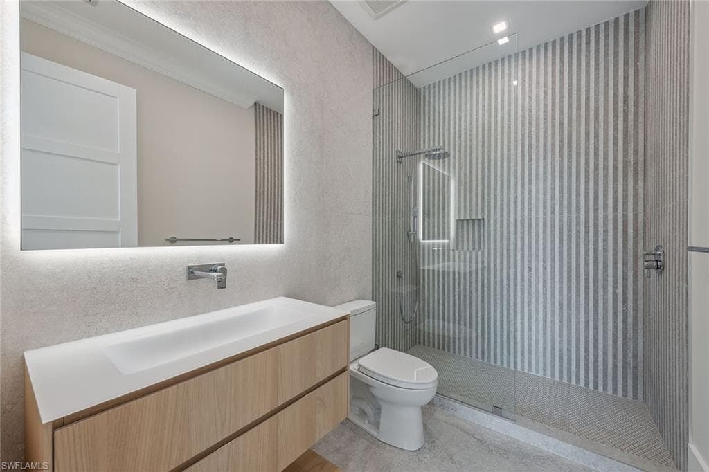 3280 Crayton Rd, Naples, FL 34103-22