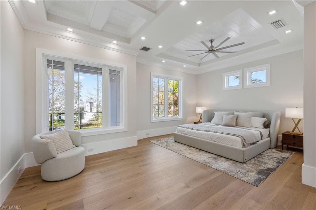 3280 Crayton Rd, Naples, FL 34103-23