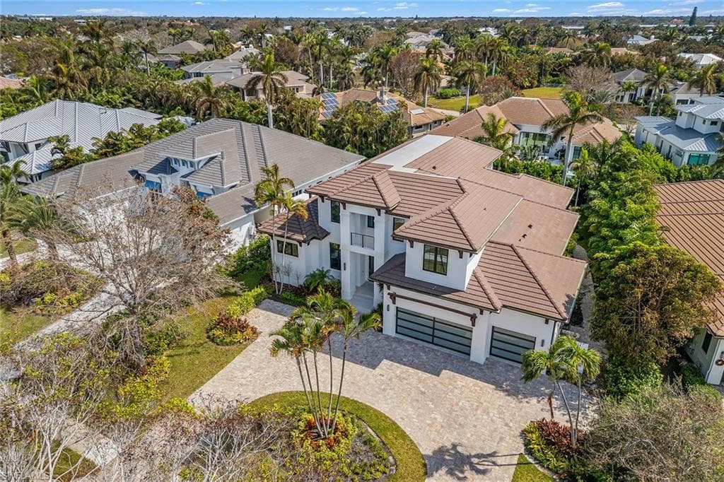 3280 Crayton Rd, Naples, FL 34103-35