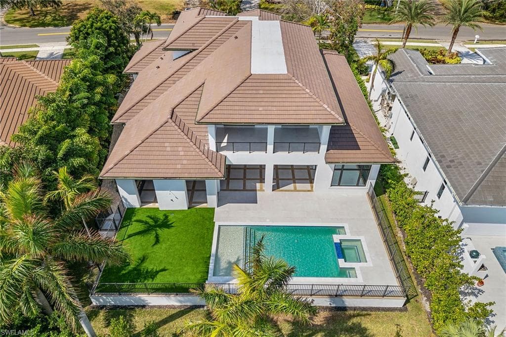 3280 Crayton Rd, Naples, FL 34103-36