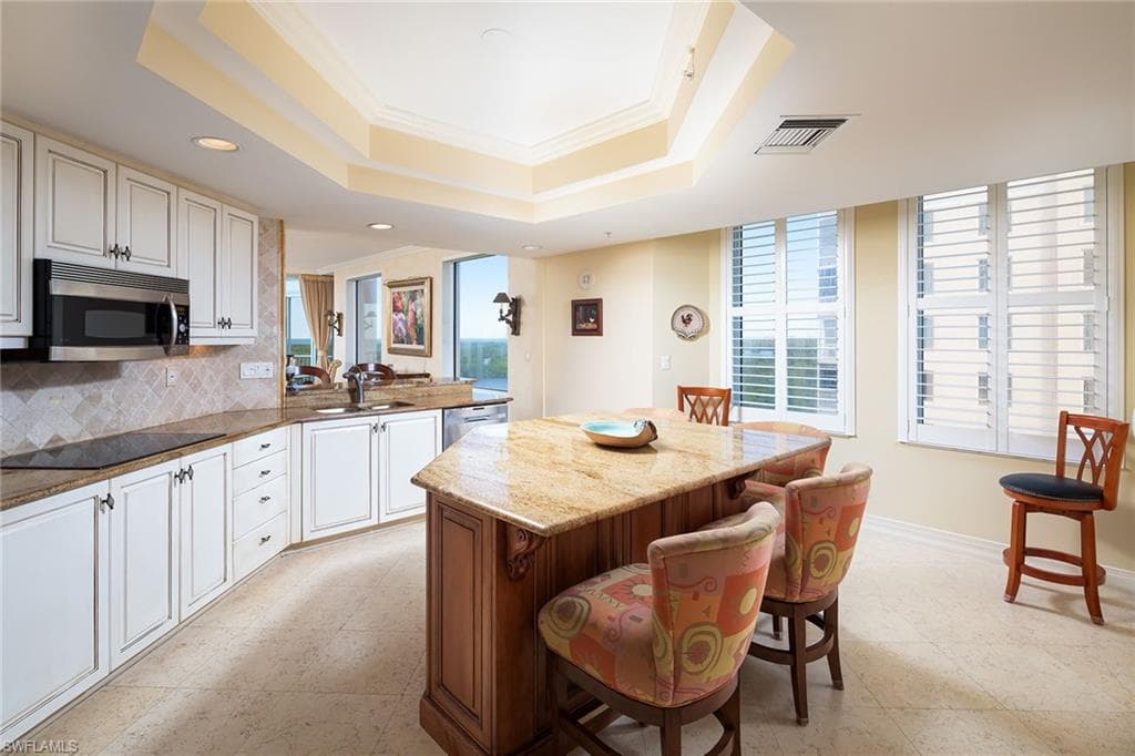 435 Dockside Dr A-804, Naples, FL 34110-10