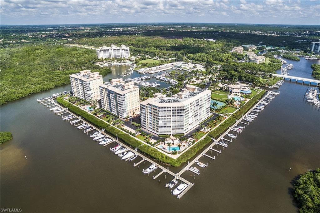 435 Dockside Dr A-804, Naples, FL 34110-21