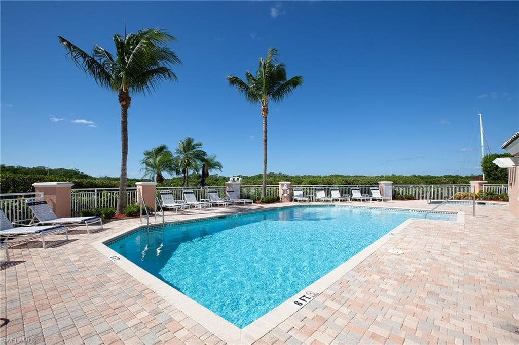 435 Dockside Dr A-804, Naples, FL 34110-23