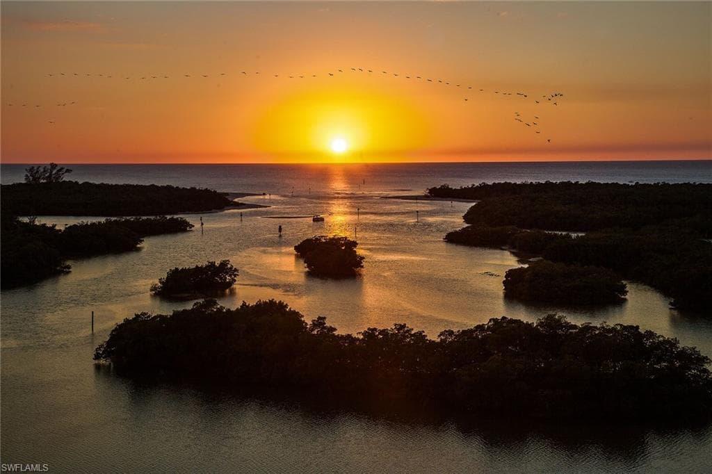 435 Dockside Dr A-804, Naples, FL 34110-27
