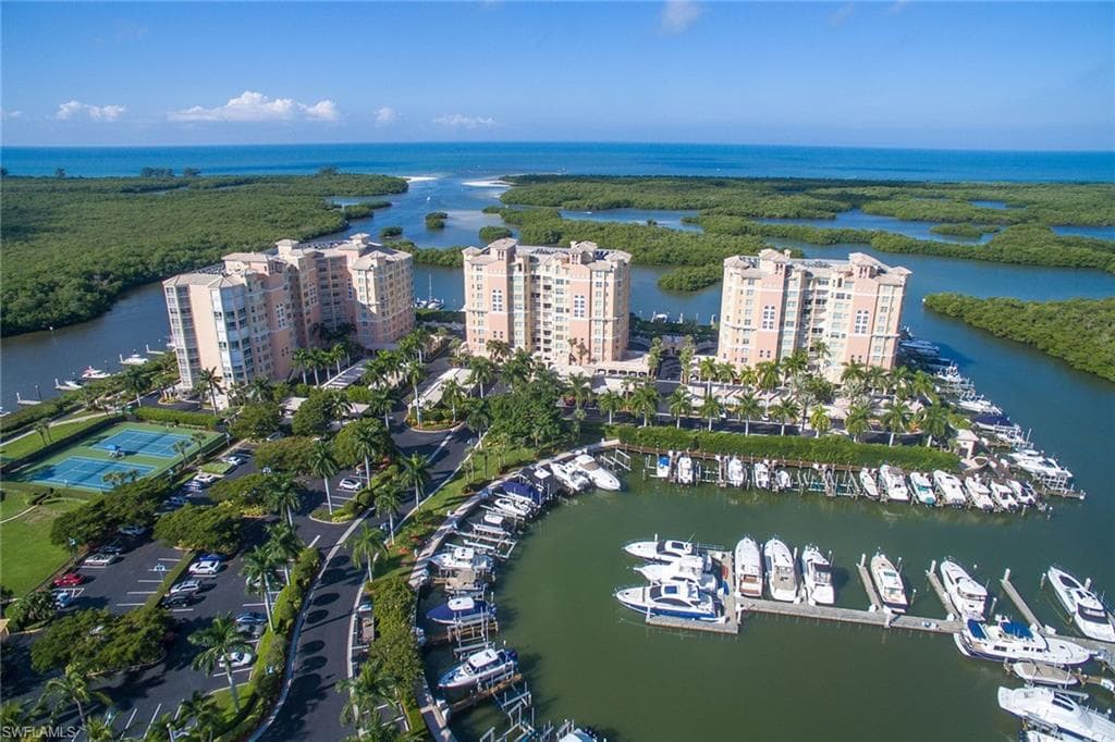 435 Dockside Dr A-804, Naples, FL 34110-28