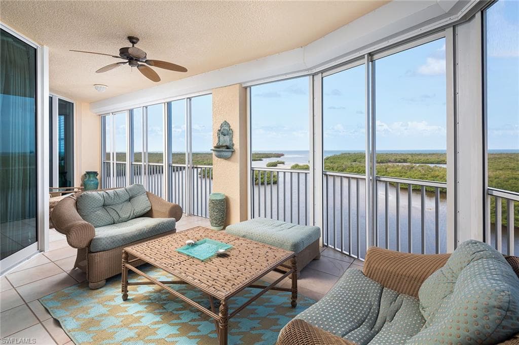435 Dockside Dr A-804, Naples, FL 34110-2