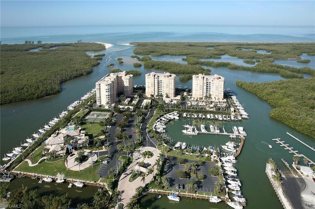 435 Dockside Dr A-804, Naples, FL 34110-3