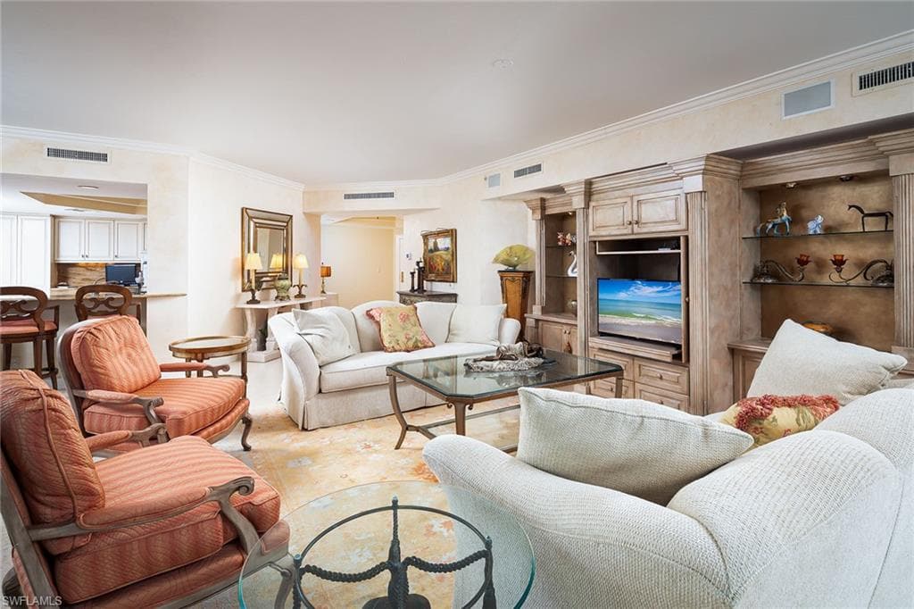 435 Dockside Dr A-804, Naples, FL 34110-8