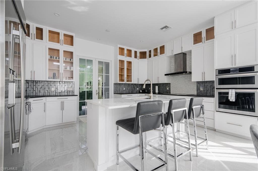 857 93rd Ave N, Naples, FL 34108-9
