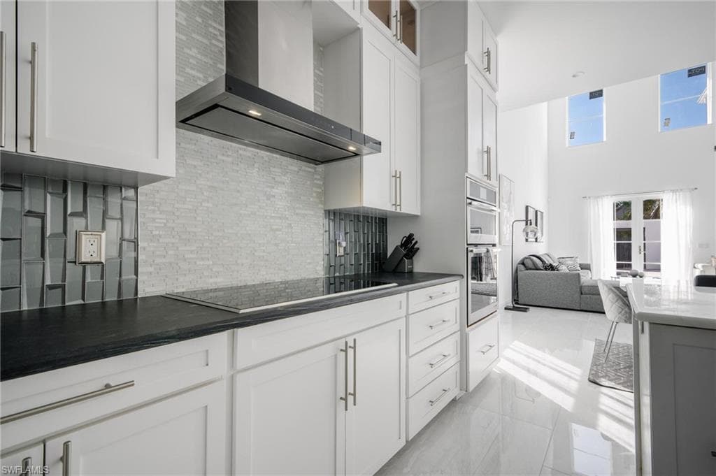 857 93rd Ave N, Naples, FL 34108-13
