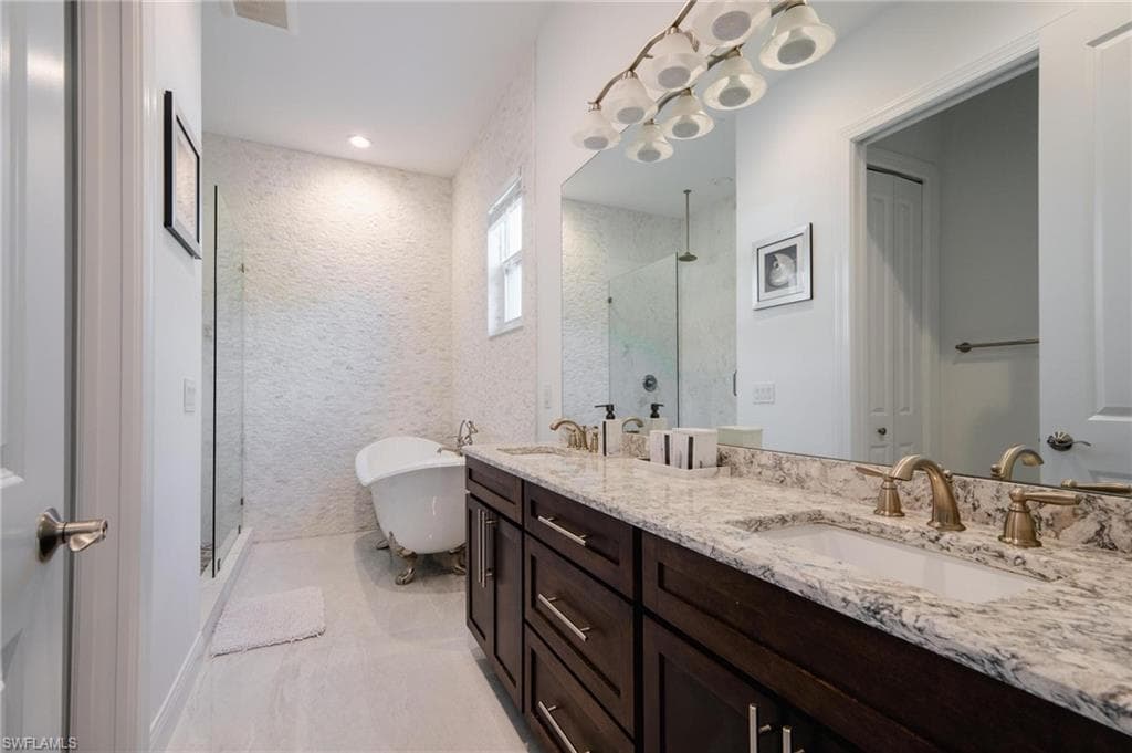 857 93rd Ave N, Naples, FL 34108-18