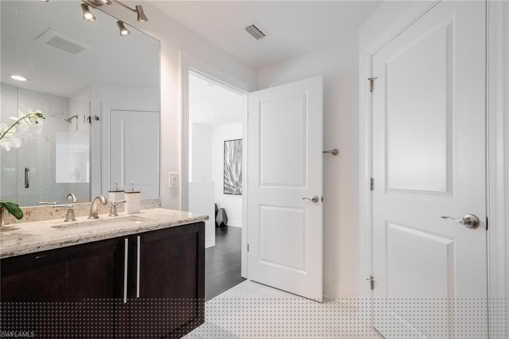 857 93rd Ave N, Naples, FL 34108-33