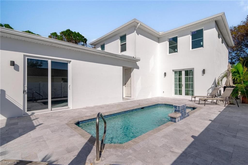857 93rd Ave N, Naples, FL 34108-41
