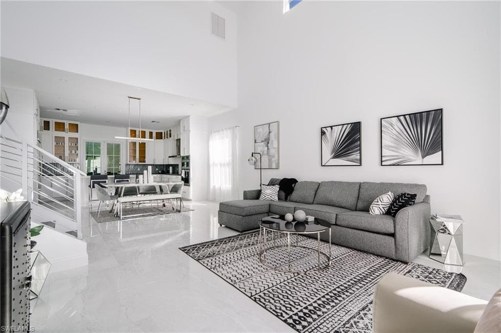857 93rd Ave N, Naples, FL 34108-4