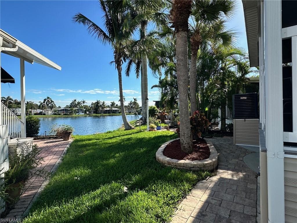 1113 Diamond Lake Cir, Naples, FL 34114-9