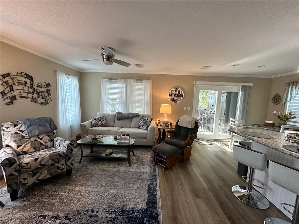 1113 Diamond Lake Cir, Naples, FL 34114-16
