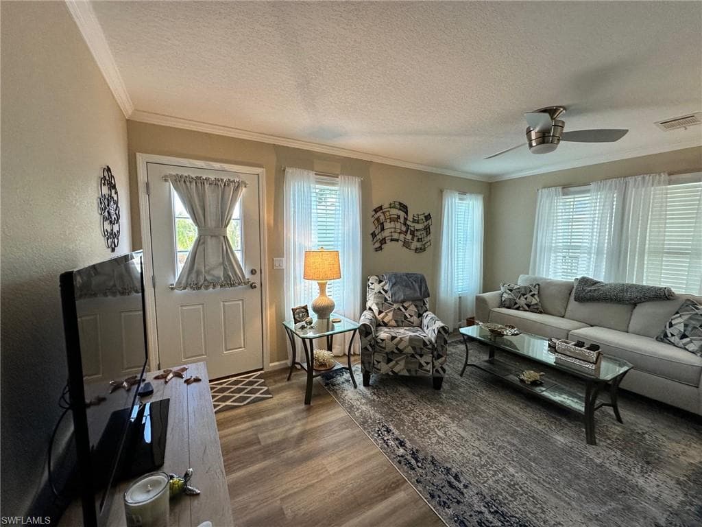 1113 Diamond Lake Cir, Naples, FL 34114-17