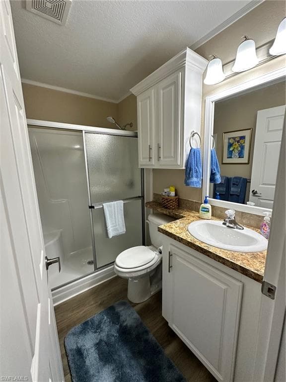 1113 Diamond Lake Cir, Naples, FL 34114-37