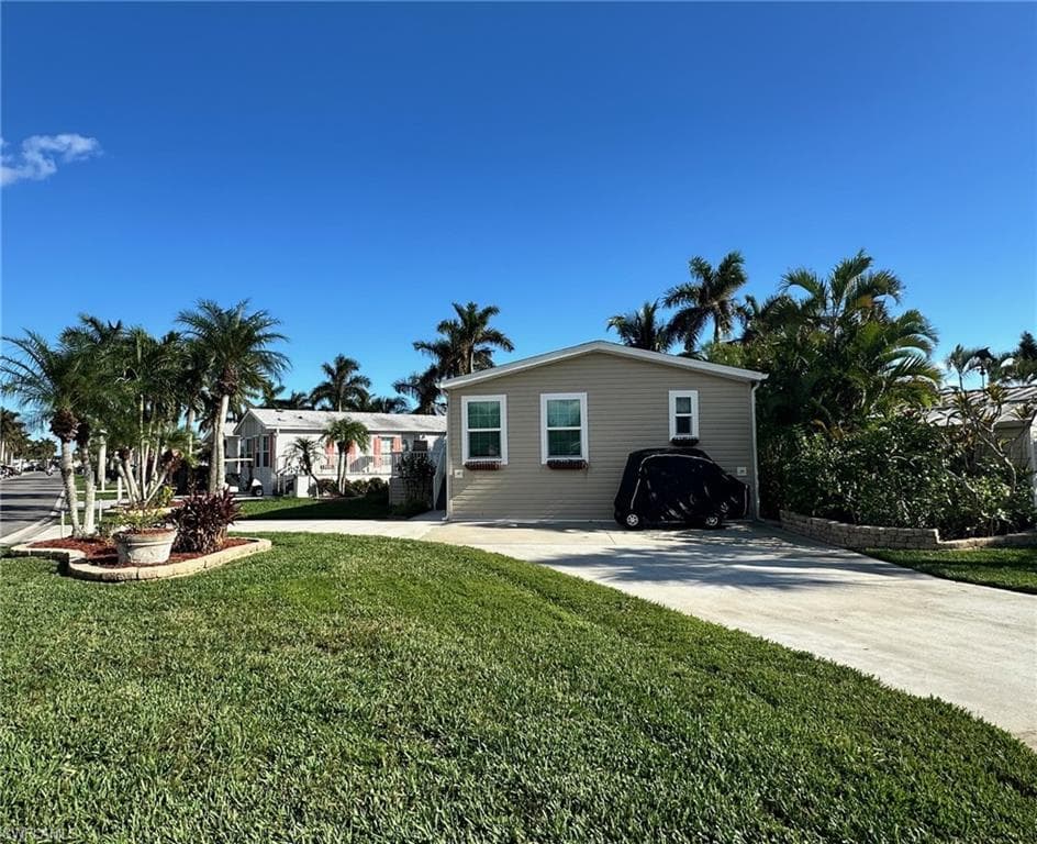 1113 Diamond Lake Cir, Naples, FL 34114-6