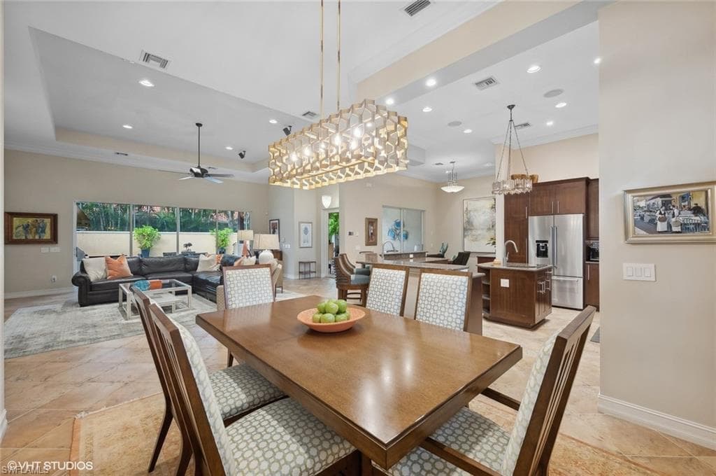 4908 Rustic Oaks Cir, Naples, FL 34105-25