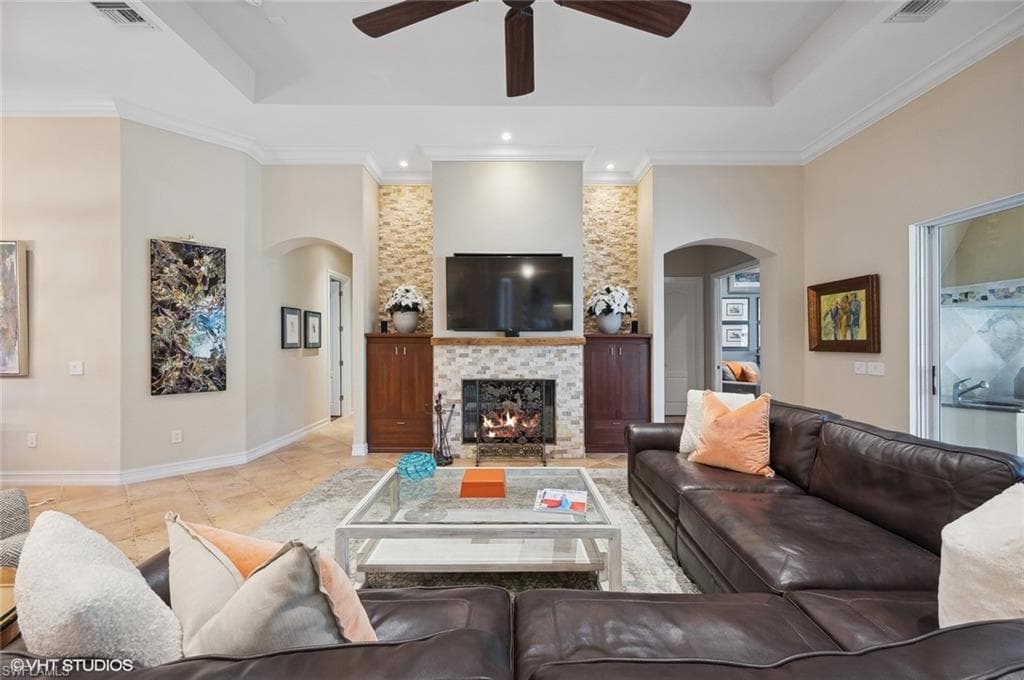 4908 Rustic Oaks Cir, Naples, FL 34105-28