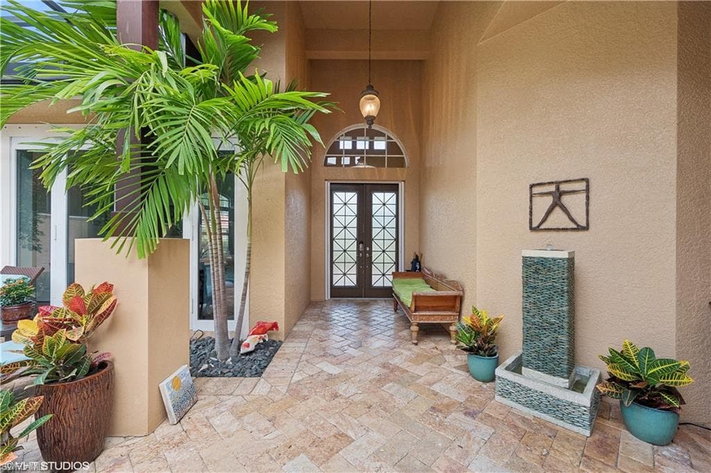 4908 Rustic Oaks Cir, Naples, FL 34105-3