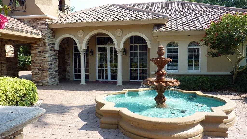 4908 Rustic Oaks Cir, Naples, FL 34105-49