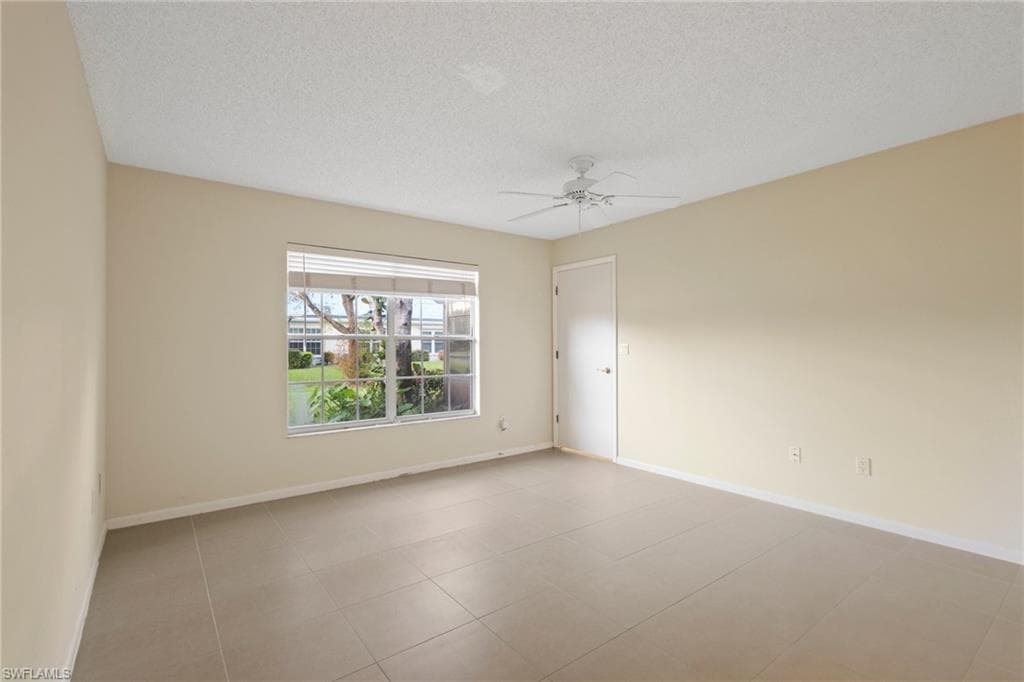1207 Arcola Dr, Fort Myers, FL 33919-8