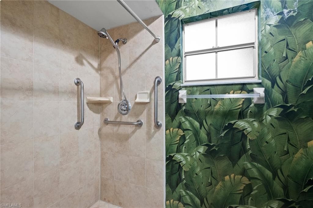 1207 Arcola Dr, Fort Myers, FL 33919-12