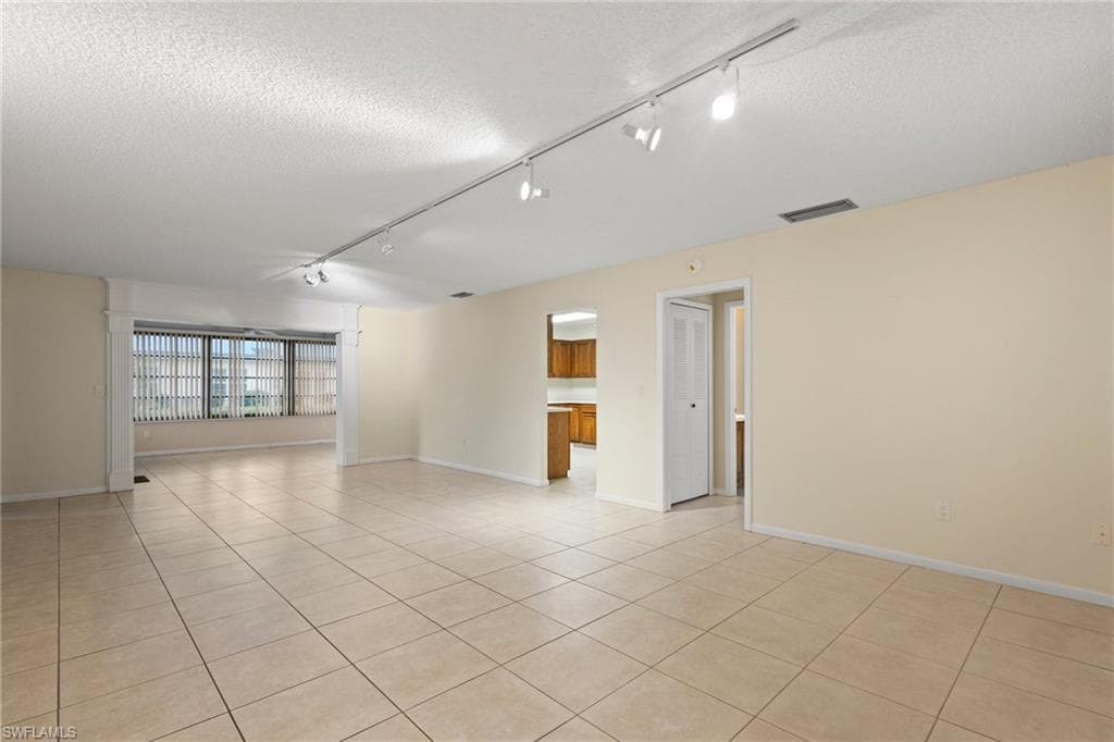 1207 Arcola Dr, Fort Myers, FL 33919-4