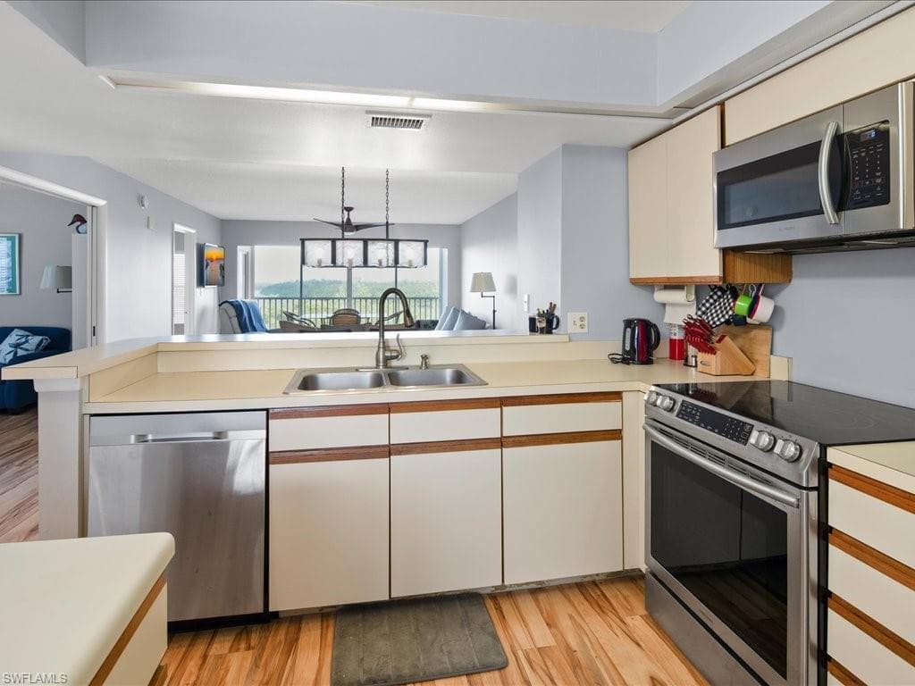100 Stevens Landing Dr 301, Marco Island, FL 34145-14