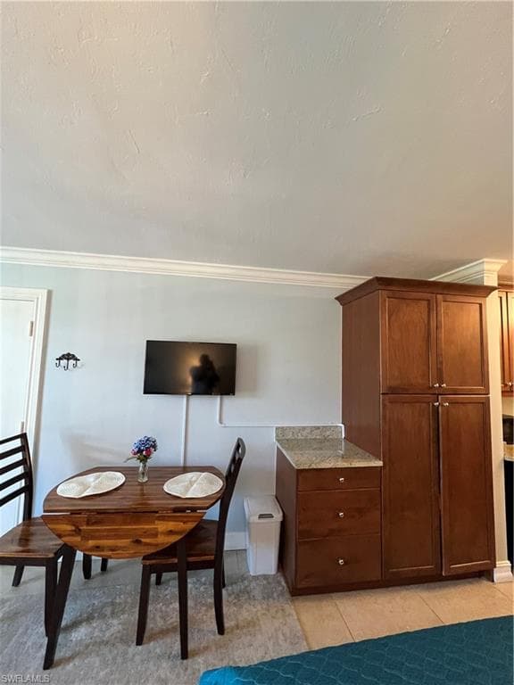 2555 Tamiami Trl N 204, Naples, FL 34103-6