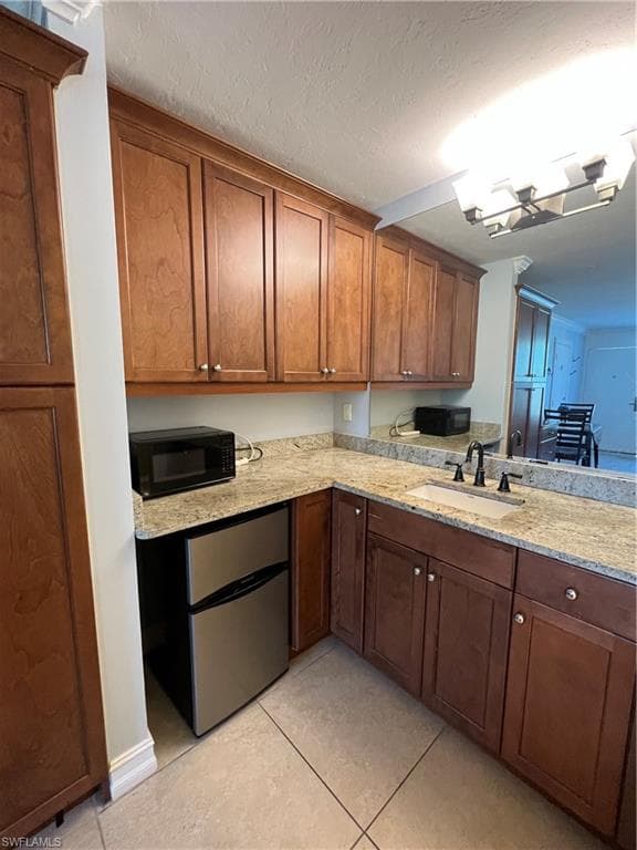 2555 Tamiami Trl N 204, Naples, FL 34103-8