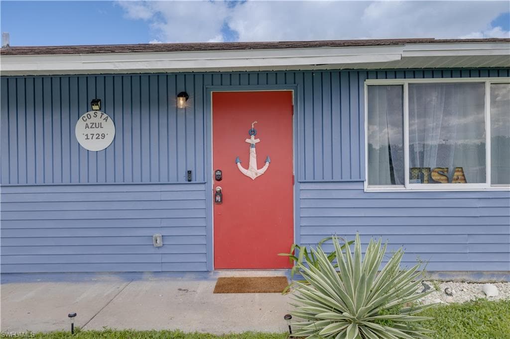 1729 10th Ln, Cape Coral, FL 33909-1