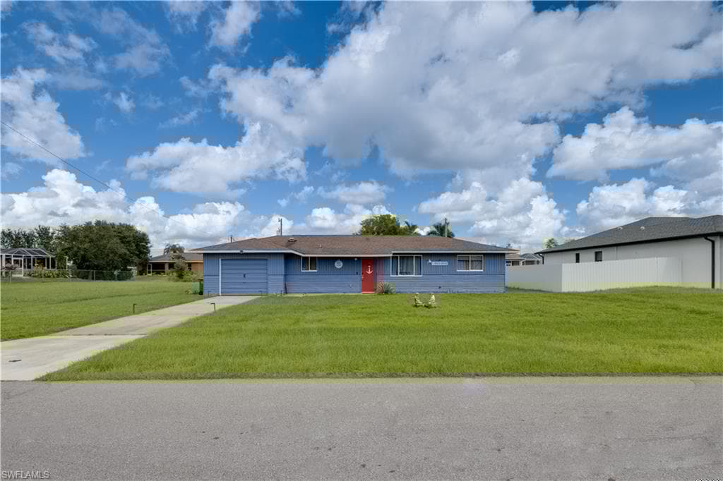 1729 10th Ln, Cape Coral, FL 33909-4