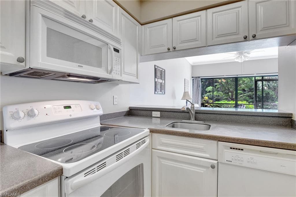 3323 Olympic Dr 716, Naples, FL 34105-5