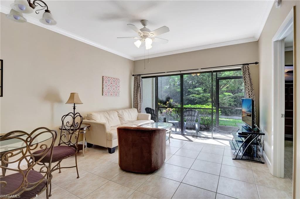 3323 Olympic Dr 716, Naples, FL 34105-7