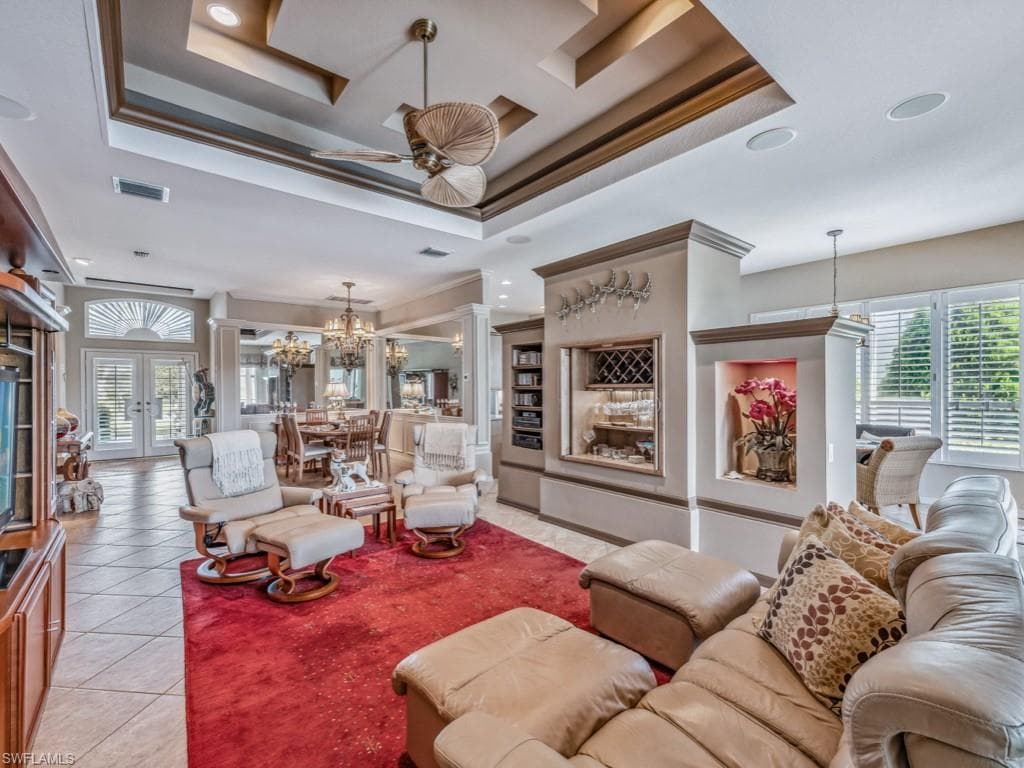 6048 Fairway Ct, Naples, FL 34110-4
