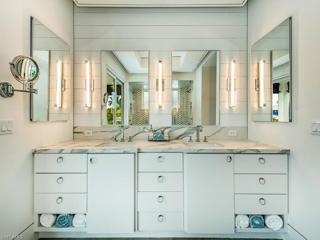 2323 Harbor Rd, Naples, FL 34104-16