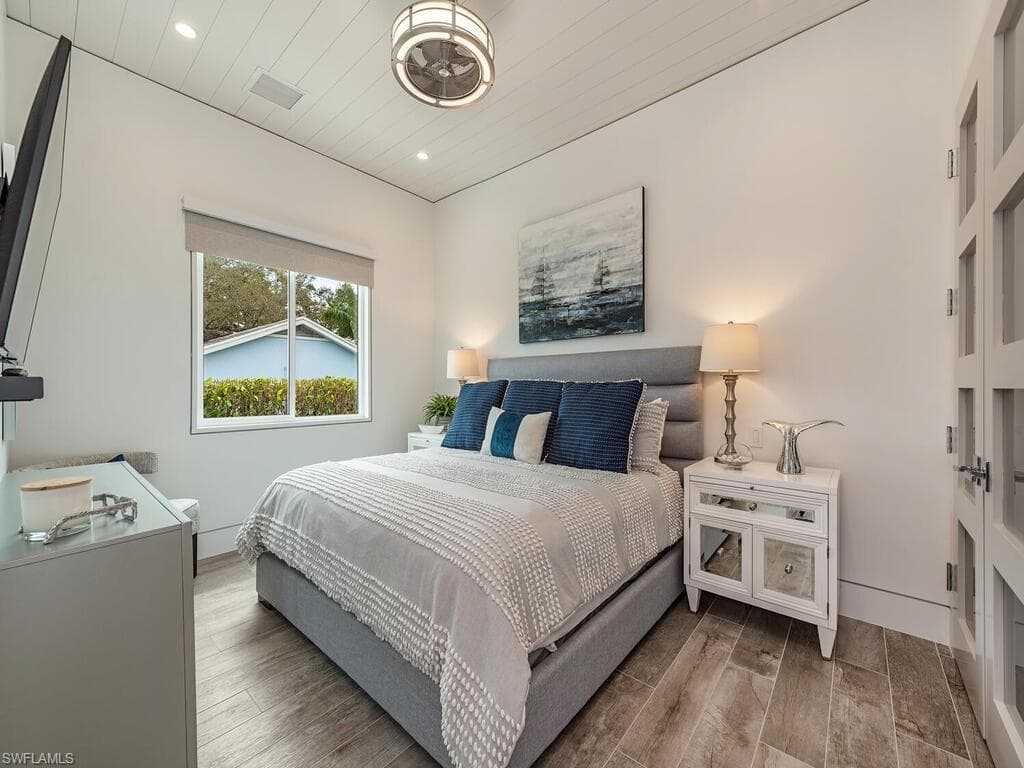 2323 Harbor Rd, Naples, FL 34104-19