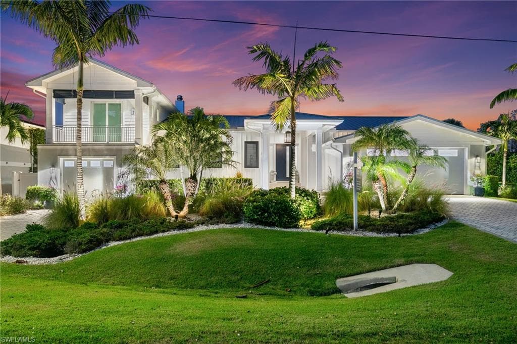 2323 Harbor Rd, Naples, FL 34104-3